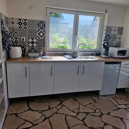 Maison Eden A 400 M De L'aeroport Apartment